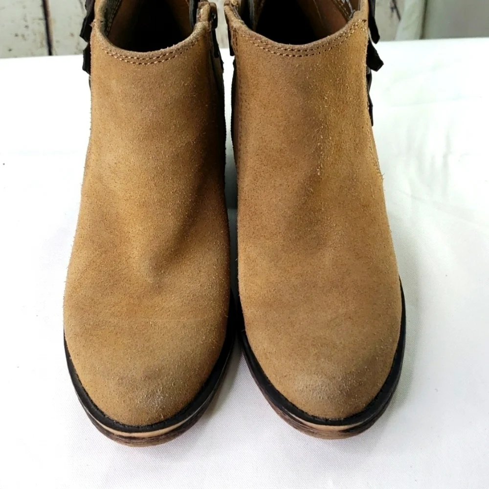 Coach and‎ Four Ivory Buckle Strap Ankle Boots